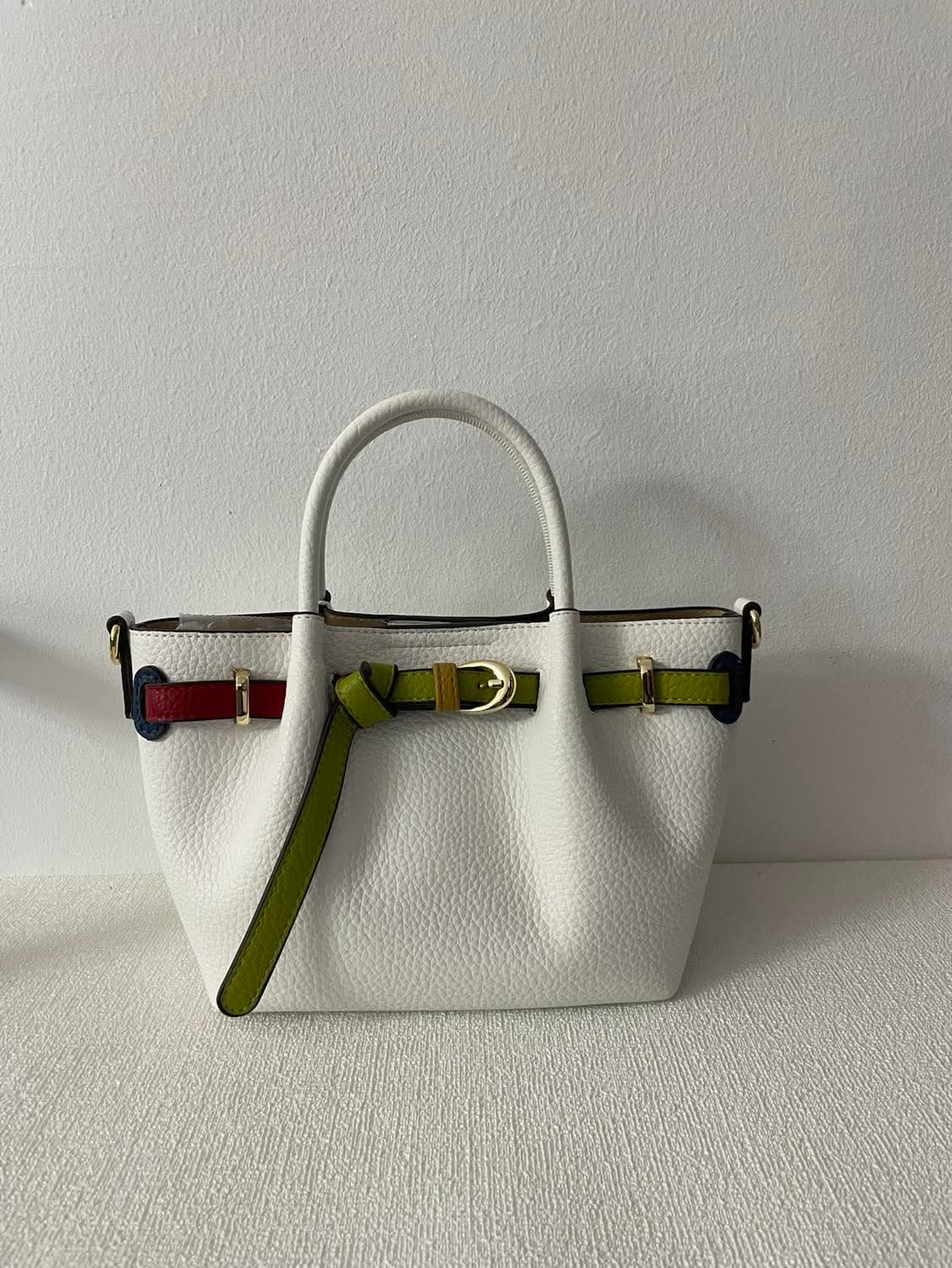 https://accessoiresmodes.com//storage/photos/360/DAVID JONES/received_900877906240402.jpeg